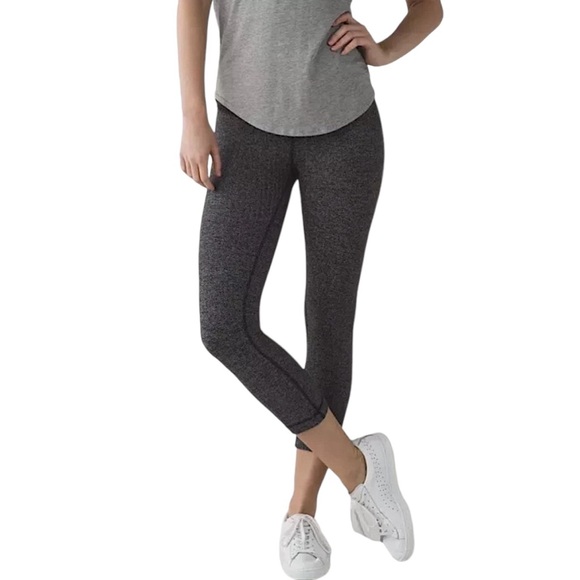 Lululemon Wunder Under Crop III - Picture 4 of 14